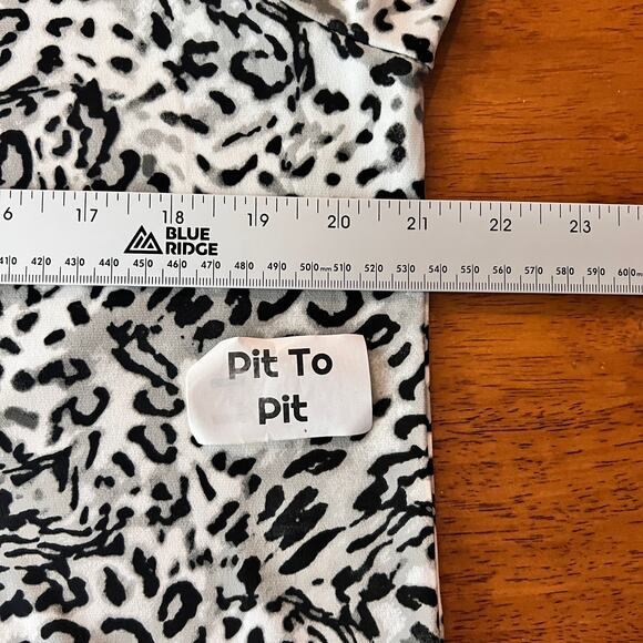 Chicos Women's L 12 Animal Print Cowl Neck Tunic Top Slinky Stretch Career Artsy - Picture 8 of 11